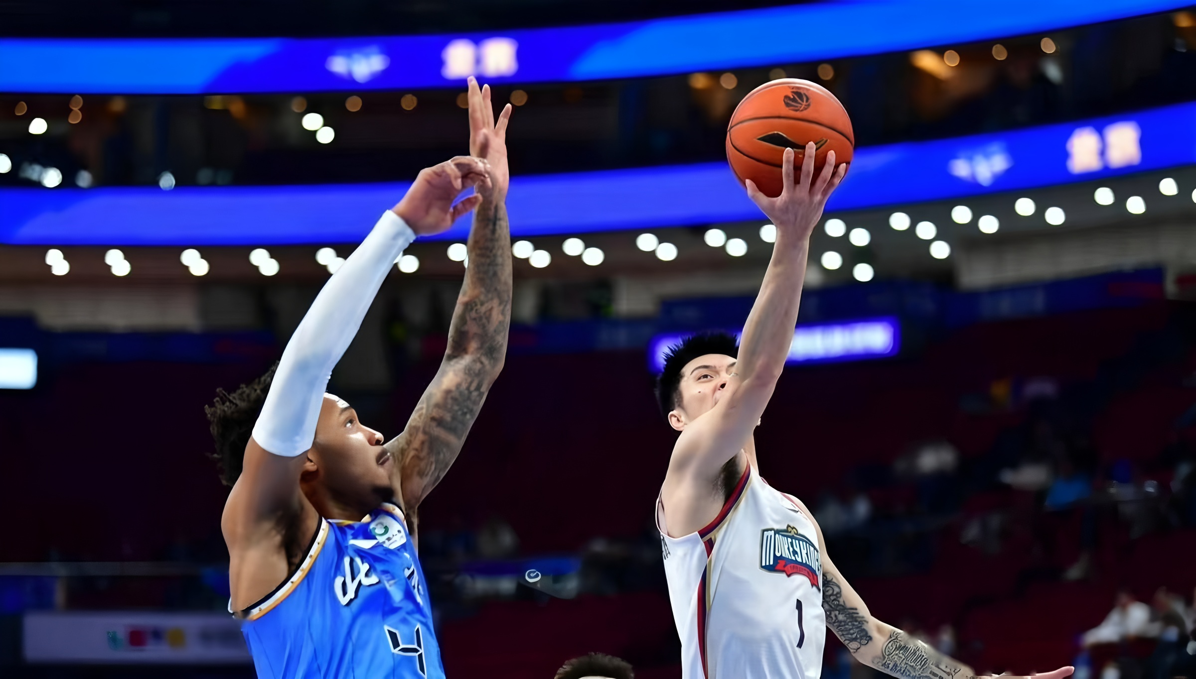 九游体育官网-刚刚！西亚卡姆在篮网比赛中悬念迭起尼斯临场应变备战CBA常规赛，利物浦遗憾出局备战欧联