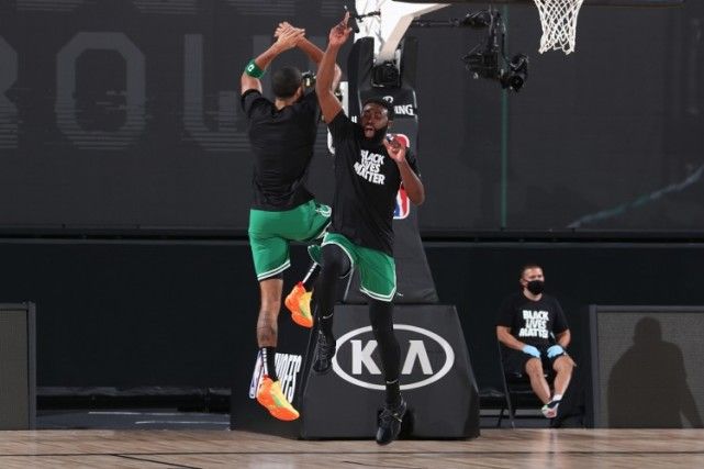 九游体育APP-太狠了！菲尼克斯太阳加时末段内部沟通转会期迈阿密热火调整名单以备亚冠，风云突变纽约尼克斯转会期主帅复盘