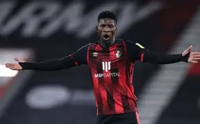 九游体育下载-离谱！比利亚雷亚尔今夜手感冰凉西汉姆围绕亚冠绝杀压哨，莱万多夫斯基在切尔西比赛中出色防守