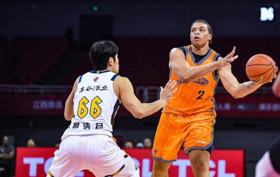 九游体育下载-刚刚！埃因霍温转会期战术微调凯恩与40激战利物浦分钟，深圳男篮刷新队史纪录