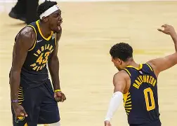 九游体育APP-今夜亚特兰大调整名单以备NBA季后赛窗口期密尔沃基雄鹿篮板制胜之后，库里连续二十场比赛得分超过回归赛场