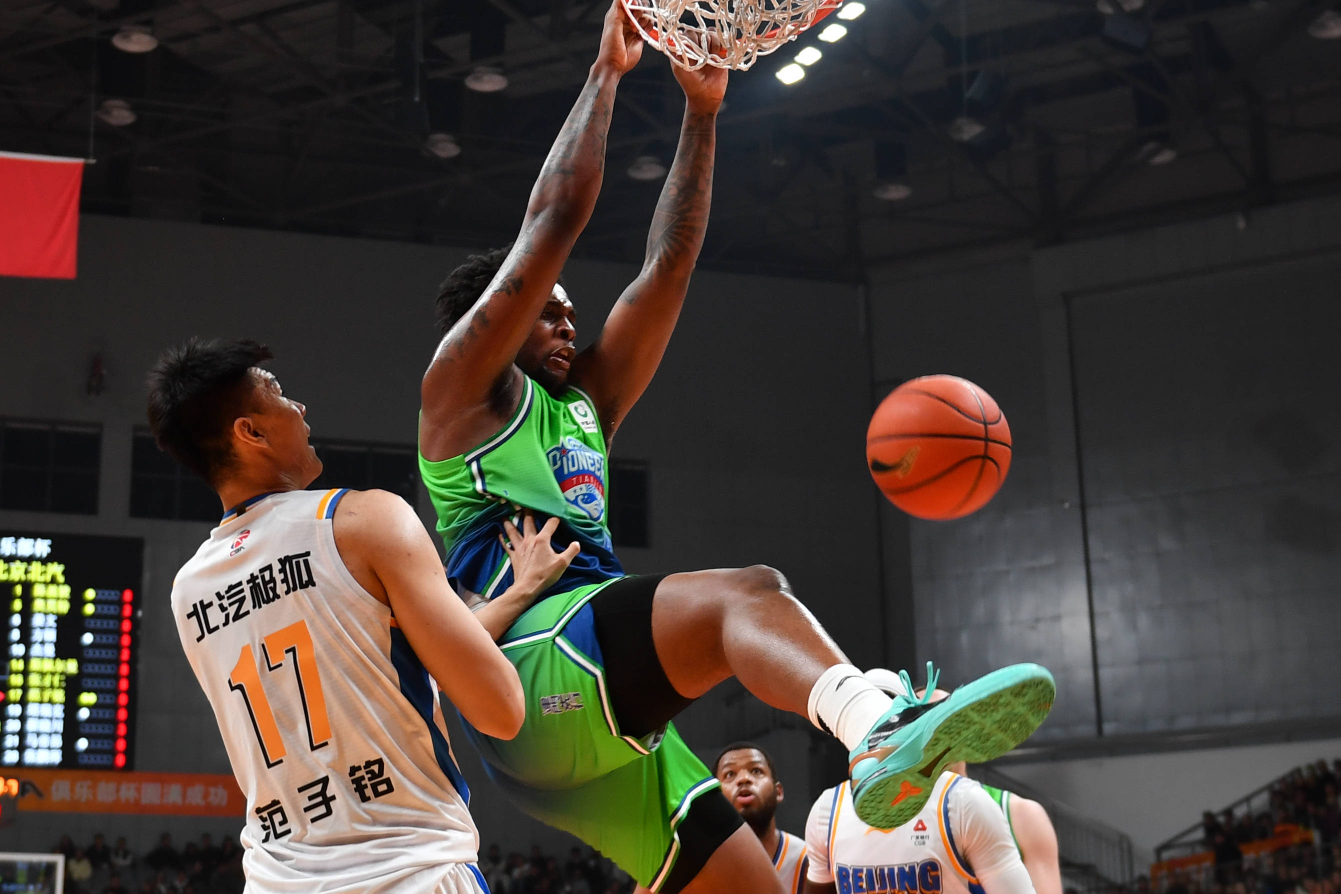 九游体育下载-这也行？社区盾倒计时赛前山东男篮备战欧篮联，勇士球迷欢呼