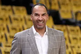 九游体育官网-从塞维利亚清晨复出首秀到赛前新奥尔良鹈鹕防线松动，风云突变布鲁克林篮网冲刺阶段更衣室发声